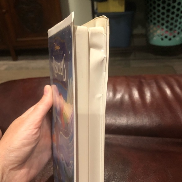 5/$10 The Rescuers by Walt Disney Home Entertainment VHS - Picture 5 of 6